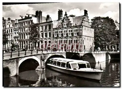 Cartes postales moderne Amsterdam Voorburgwal met Huisa s srie Grachten