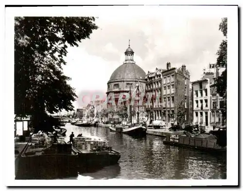 Cartes postales moderne Amsterdam Singel avec la Ronde Eglise Lutherienne