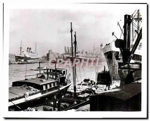 Cartes postales moderne Amsterdam vue sur le Port