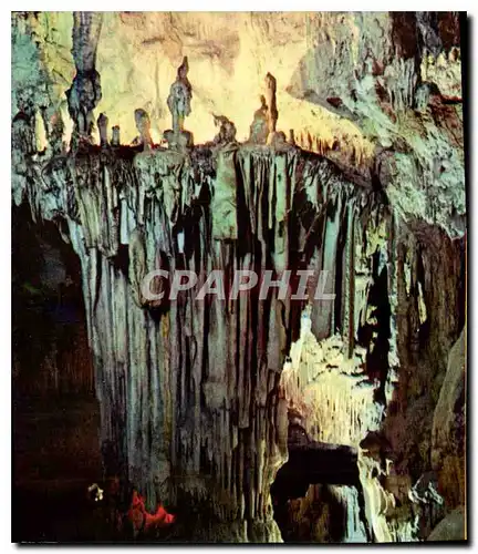 Cartes postales moderne La Falaise Illuminee Grace a la fee electricite la grotte sort de l'ombre des portiques des Casc