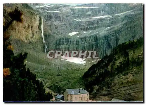 Cartes postales moderne Les Pyrenees Gavarnie Cirque de Gavarnie et la Grande Cascade