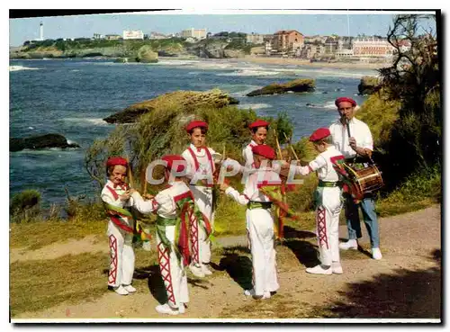 Cartes postales moderne Groupe Chelitztarrak de Biarritz dans des Petits Batons Maki Txiki