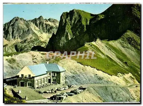 Cartes postales moderne Les Pyrenees Le Col du Tourmalet L'Hotellerie et le depart de la descente sur Bareges au fond le