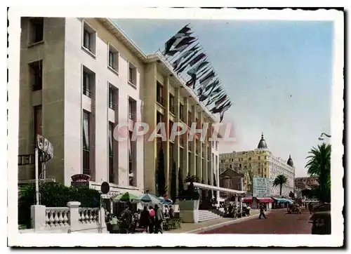 Cartes postales moderne Cannes la Croisette et le Palais des Festivals