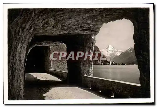 Cartes postales moderne Axenstrasse mit Fluelen und Bristenstock