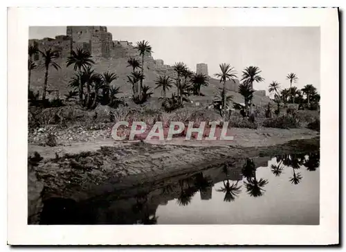 Moderne Karte Kasbah sur les rives de l'Oued Dades