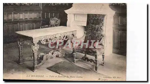 Cartes postales La Rochelle table et fauteuil du Marie Guilon