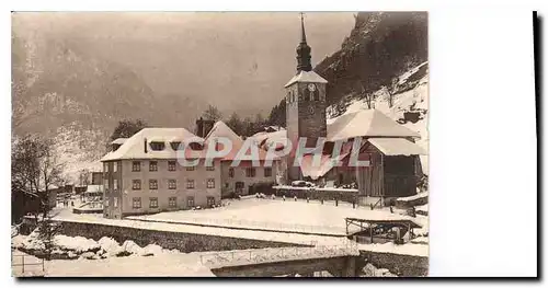 Cartes postales Sixt l'Hiver le clocher et l'hotel du fer a cheval