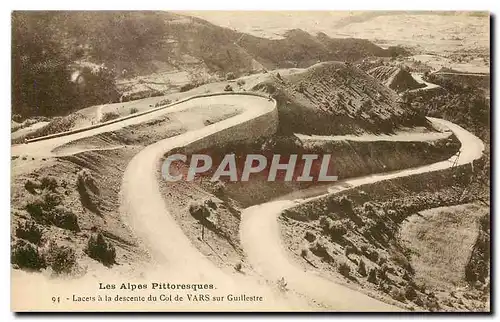 Ansichtskarte AK Les Alpes Pittoresques Lacets a la desente du Col de Vars sur Guillestre