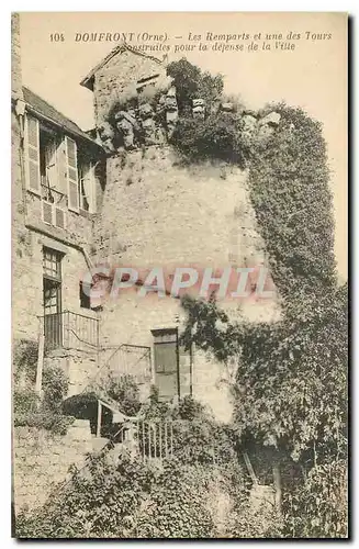 Ansichtskarte AK Domfront Orne Les Remparts et une des Tours construites pour la defense de la Ville