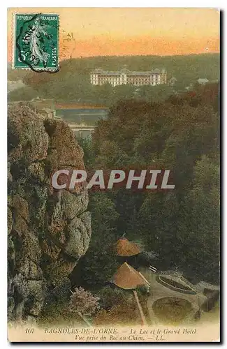 Cartes postales Bagnoles de l'Orne Le Lac et le Grand Hotel Vue prise du Roc au Chien