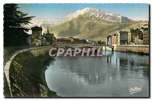 Cartes postales Les Belles Alpes Francaises Grenoble Les quais de l'Isere et le Moucherotte