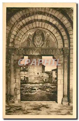 Ansichtskarte AK Charlieu Loire Abbaye Benedictine Entree de l'Eglise Abbatiale de Saint Fortunat