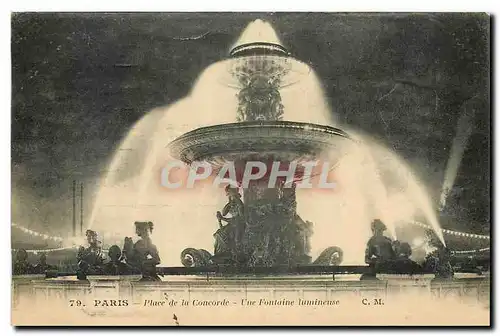 Cartes postales Paris Place de la Concorde Une Fontaine lumineuse