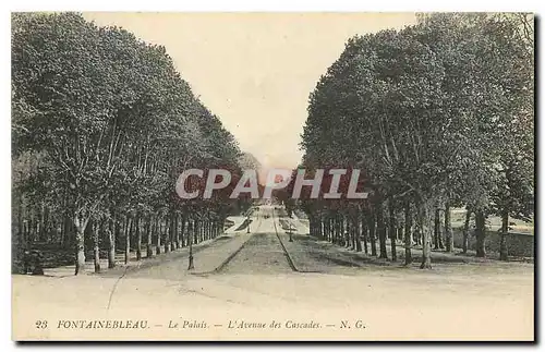 Ansichtskarte AK Fontainebleau le Palais L'Avenue des Cascades