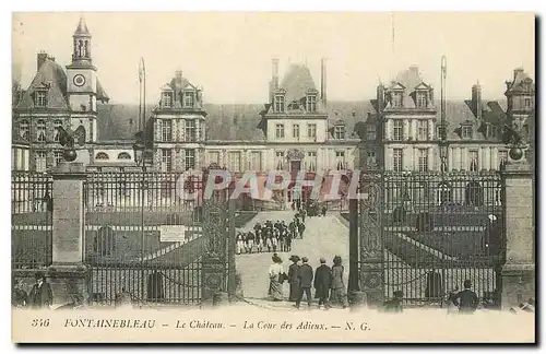 Ansichtskarte AK Fontainebleau le Chateau La Cour des Adieux