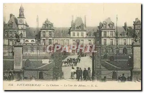 Cartes postales Fontainebleau le Chateau La Cour des Adieux