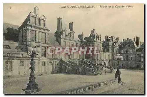 Cartes postales Palais de Fontainebleau Facade sur la Cour des Adieux