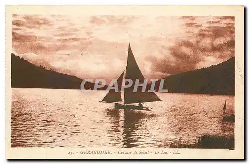 Ansichtskarte AK Gerardmer Coucher de Soleil le Lac Bateau