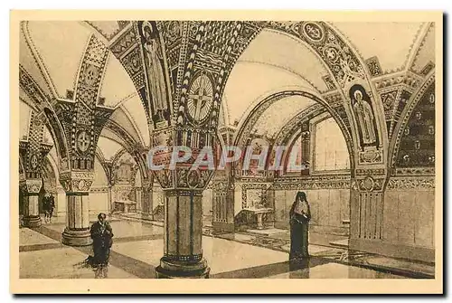 Cartes postales La Basilique de Lisieux la Crypte une perspective Interieure
