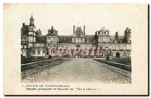 Ansichtskarte AK Palais de Fontainebleau facade principale et Escalier du Fer a cheval