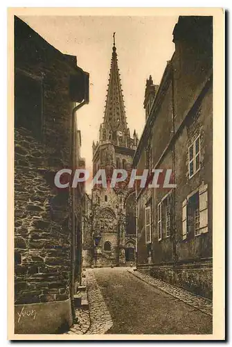 Ansichtskarte AK La Douce France Bretagne Vitre Ille et Vilaine une vieille rue avec echappee sur l'Eglise Notre