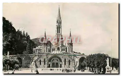 Cartes postales Lourdes H P la Basilique et l'Esplanade