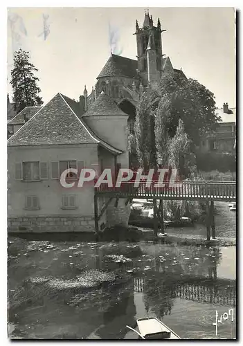 Cartes postales Moret sur Loing S et M l'eglise et le Loing