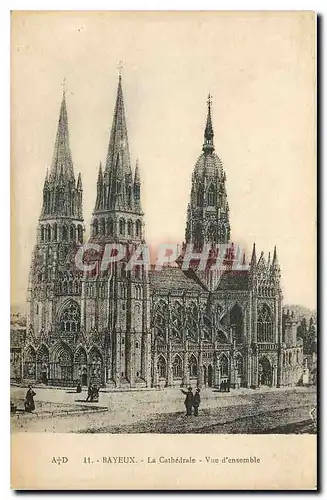 Cartes postales Bayeux la Cathedrale vue d'ensemble