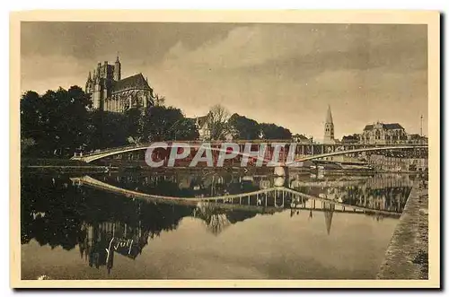 Ansichtskarte AK Auxerre Yonne la Passerelle sur l'Yonne et la Cathedrale