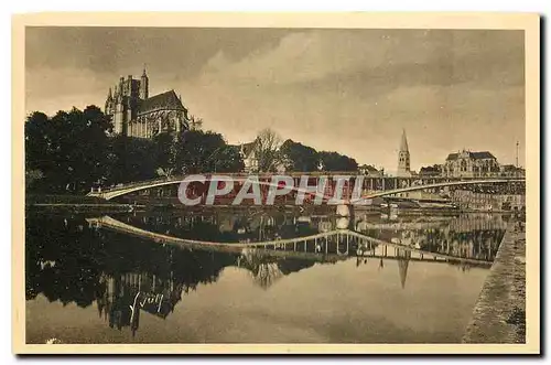 Cartes postales Auxerre Yonne la Passerelle sur l'Yonne et la Cathedrale