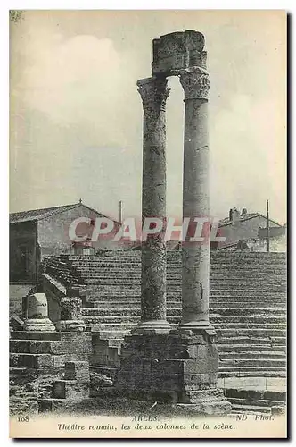 Cartes postales Arles Theatre romain les deux colonnes de la scene