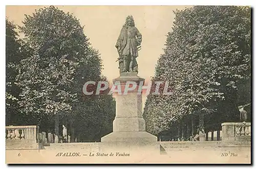 Cartes postales Avallon la Statue de Vauban
