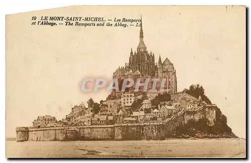 Cartes postales Le mont Saint Michel les remparts et l'Abbaye