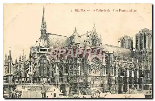 Cartes postales Reims la Cathedrale vue panoramique