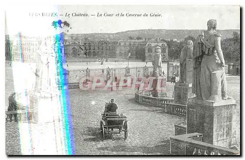 Cartes postales Versailles le Chateau La cour et la Caserne du Genie