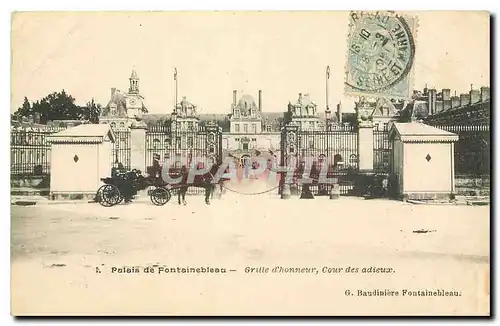 Cartes postales Palais de Fontainebleau Grille d'Honneur Cour des adieux