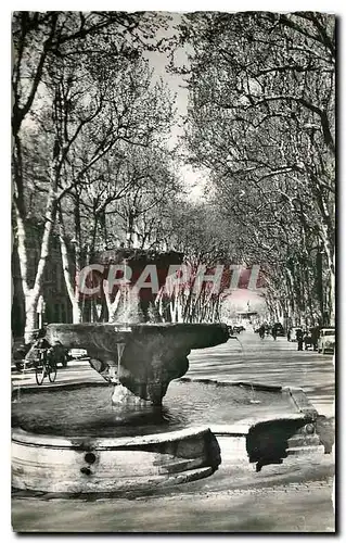 Cartes postales La Cite du Roy Rene Aix en Provence Fontaine des Neufs Canons
