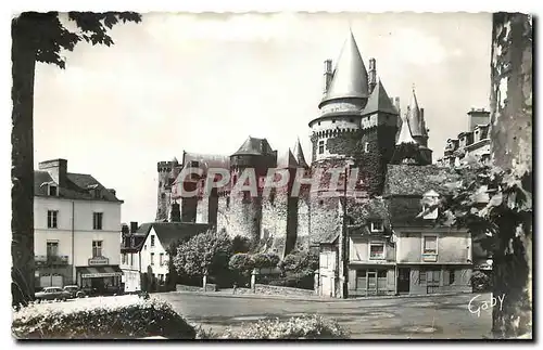 Ansichtskarte AK Vitre I et L Le Chateau feodal et la Place des Poulies