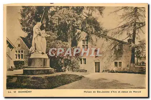 Ansichtskarte AK Domremy Maison de Ste Jeanne D'Arc et Statue de Mercie