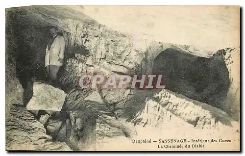 Cartes postales Dauphine Sassenage interieur des Cuves la Cheminee du Diable