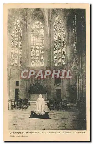 Ansichtskarte AK Champigny S Veude Indre et Loire Interieur de la Chapelle les Vitraux