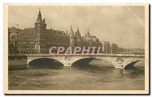 Cartes postales Paris en Flanant le Palais de Justice et le Pont au Change