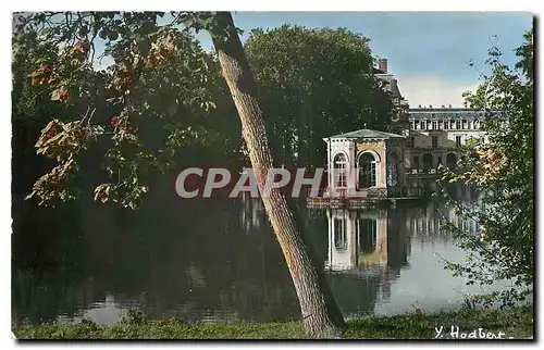 Ansichtskarte AK Fontainebleau S et M Le Palais le pavillon de l'Empereur sur l'etang des carpes