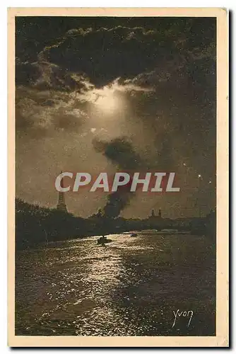 Cartes postales Paris en Flanant lune sur la Seine Tour Eiffel