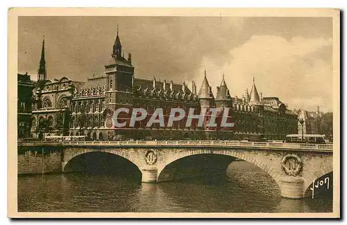 Cartes postales Paris en Flanant la Conciergerie et le Pont au Change