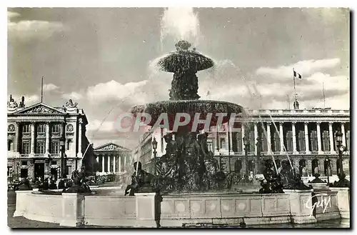 Ansichtskarte AK Paris et ses Merveilles Fontaine de la Place de la Concorde a Gauche l'Hotel Crillon au fond l'e