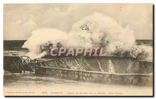 Cartes postales Biarritz Digue du Roches de la Vierge une Vague