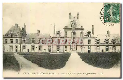 Ansichtskarte AK Palais de Fontainebleau Cour d'Henri IV Ecole d'Application