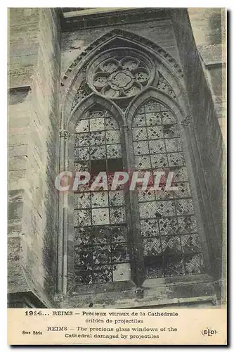 Cartes postales Reims Precieux vitraux de la Cathedrale cribles de projectiles